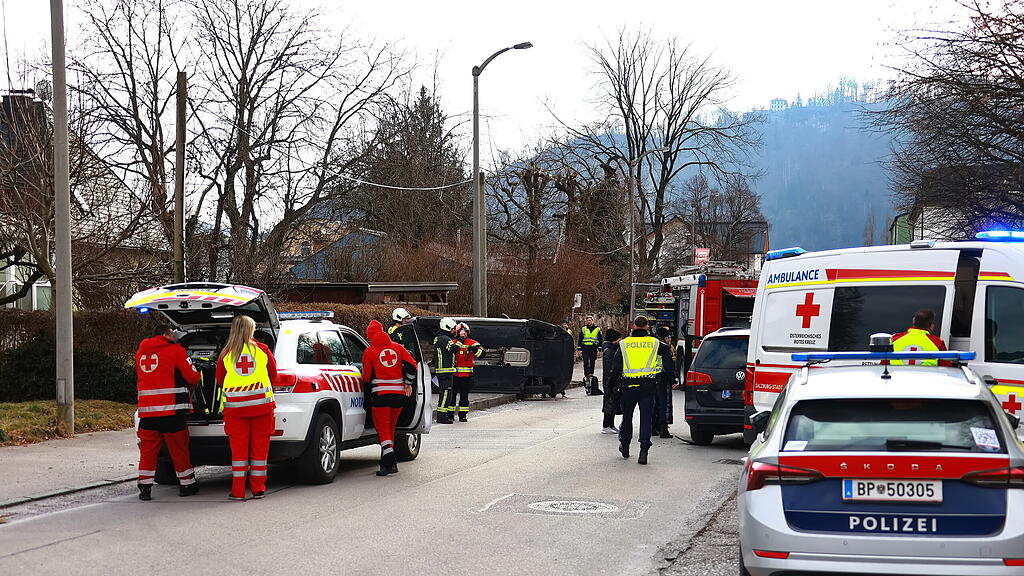 pkw-überschlag schallmoos