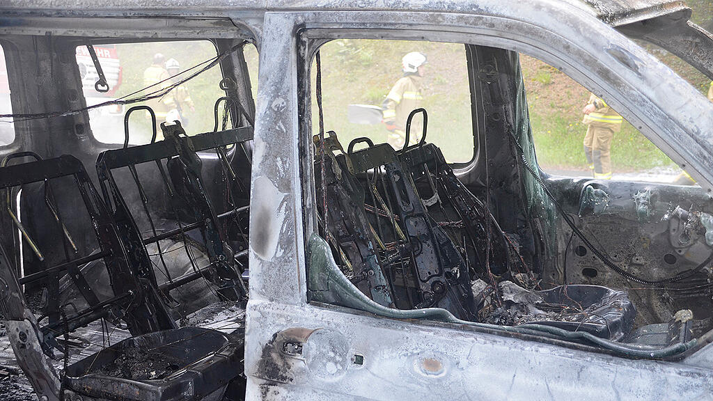 Kleinbus-Brand B311