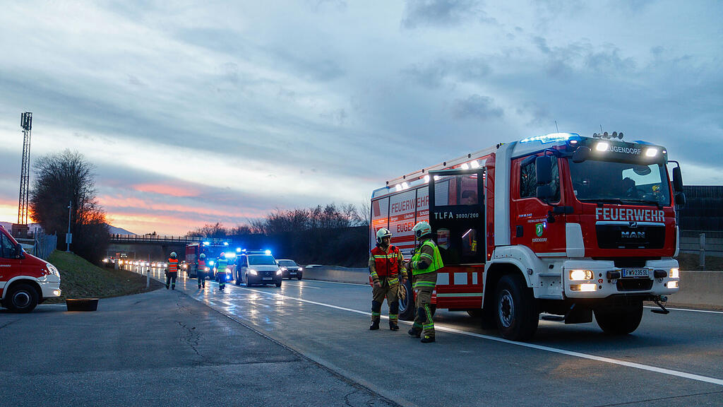 Pkw-Brand Hallwang