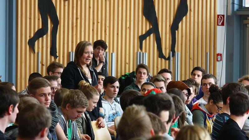 Schülerdiskussion mit Politikern