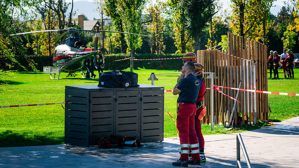 Übungstag der Wasserrettung und Flugpolizei am Obertrumer See
