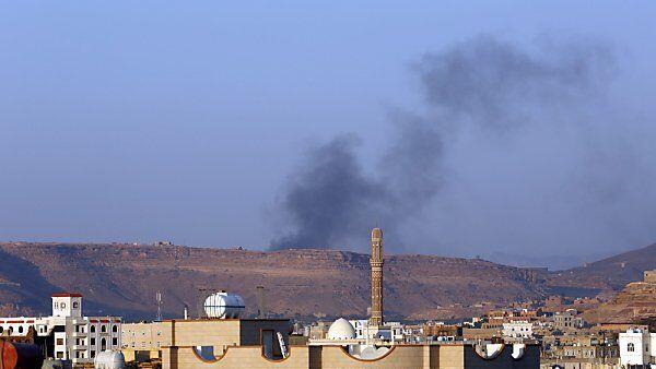 Kampfjets bombardierten einen Kontrollpunkt der Houthi-Rebellen
