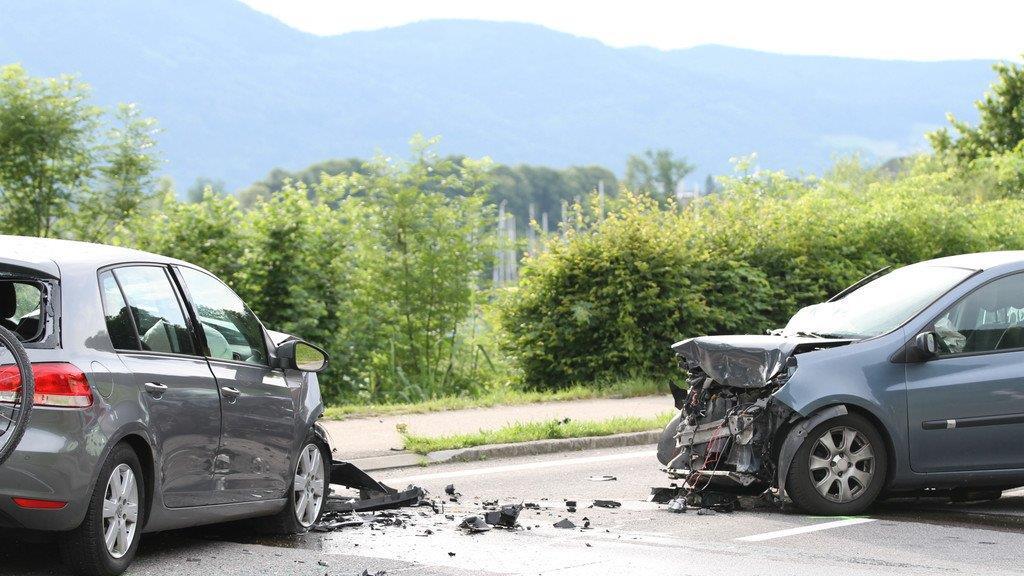 Zwei Schwerverletzte bei Frontalcrash in Mondsee