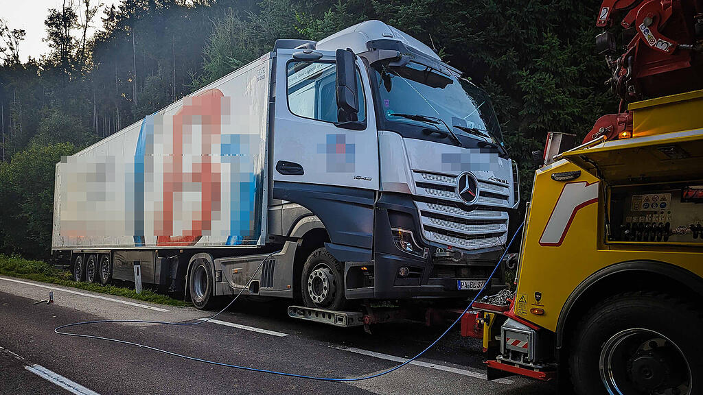 VU Handenberg, umgekippter Sattelschlepper