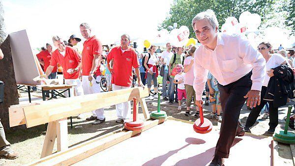 Nur kurze Abstecher im Urlaub für Faymann