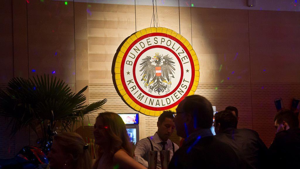 Polizeiball I