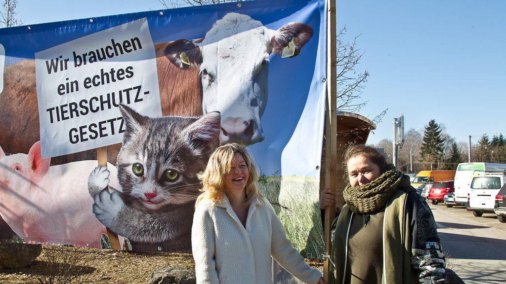VGT-Protestaktion gegen "Hohe Jagd und Fischerei"