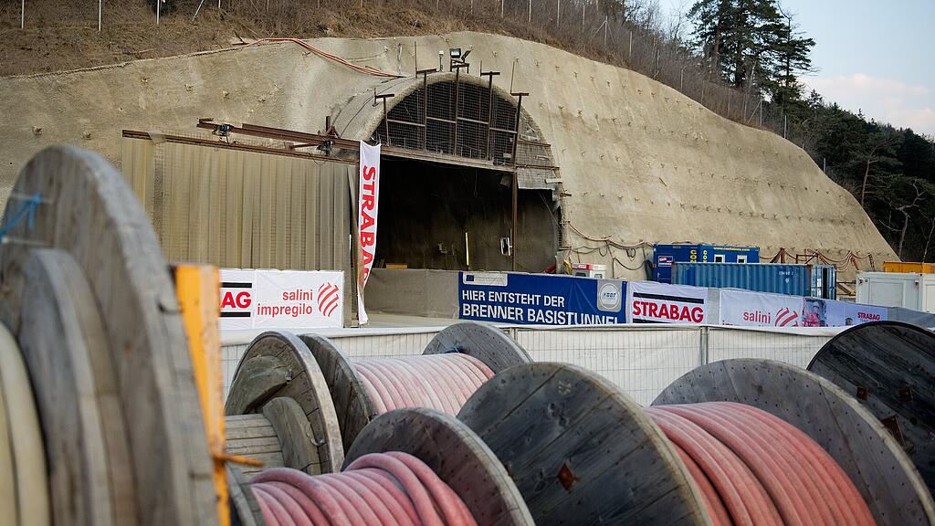Anschlagfeier beim Brennerbasistunnel im März 2015.