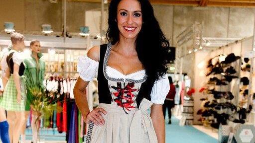 Bachelor-Kandidatin in Tracht