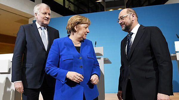 Treffen der Parteispitzen Seehofer, Merkel und Schulz zum Auftakt
