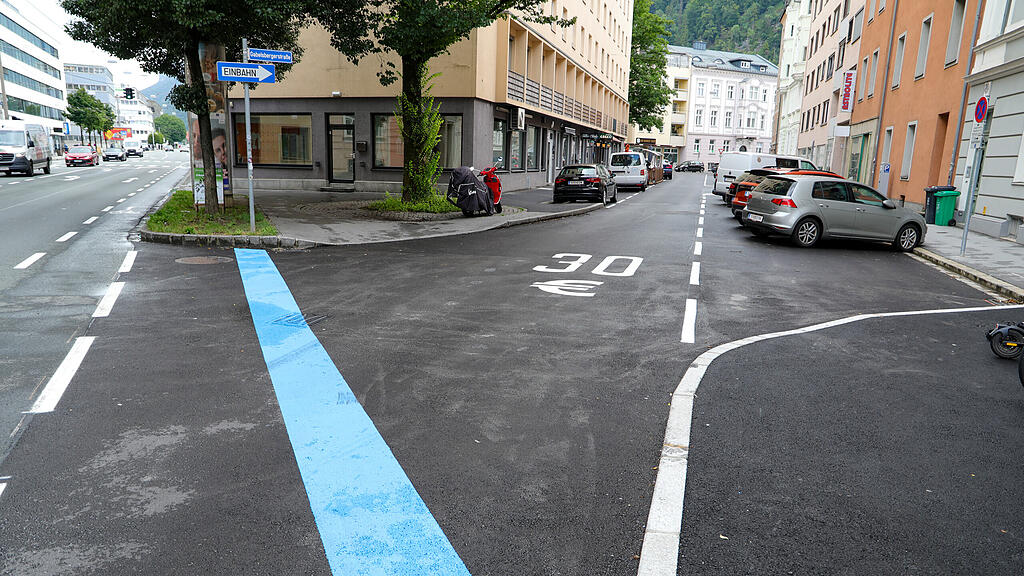 Rätsel um "30 €"-Markierung auf Gabelsbergerstraße in Salzburg-Schallmoos