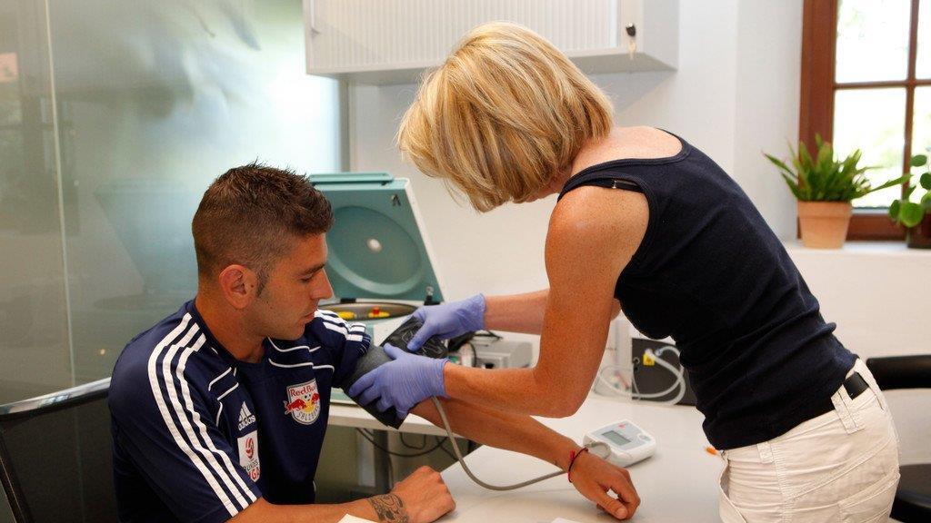 Rote Bullen bei Leistungstest in Thalgau