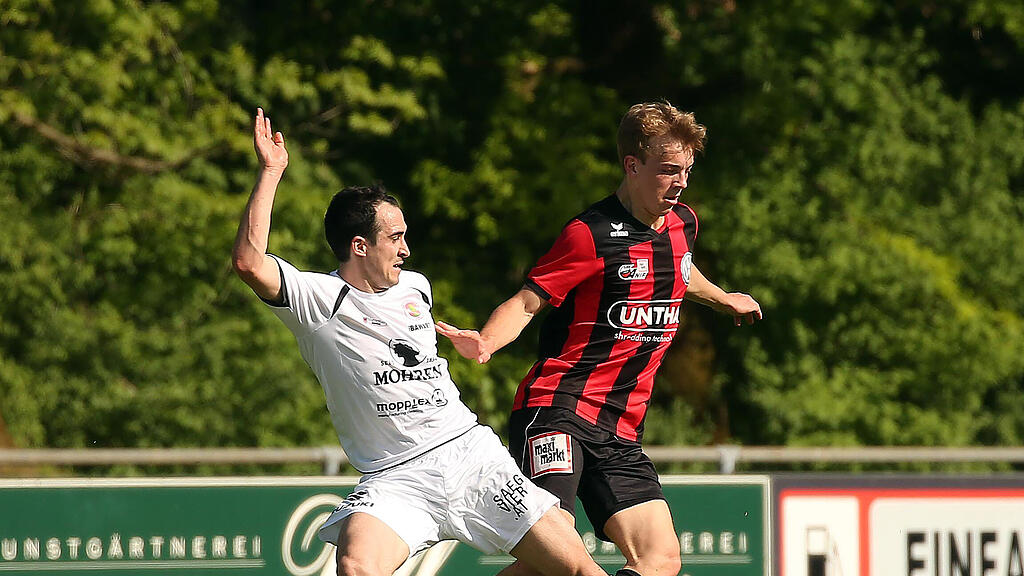 Ex-Anifer Sebastian Wachter (re.) wechselt für ein Jahr leihweise zu Vorwärts Steyr in die 2. Liga.