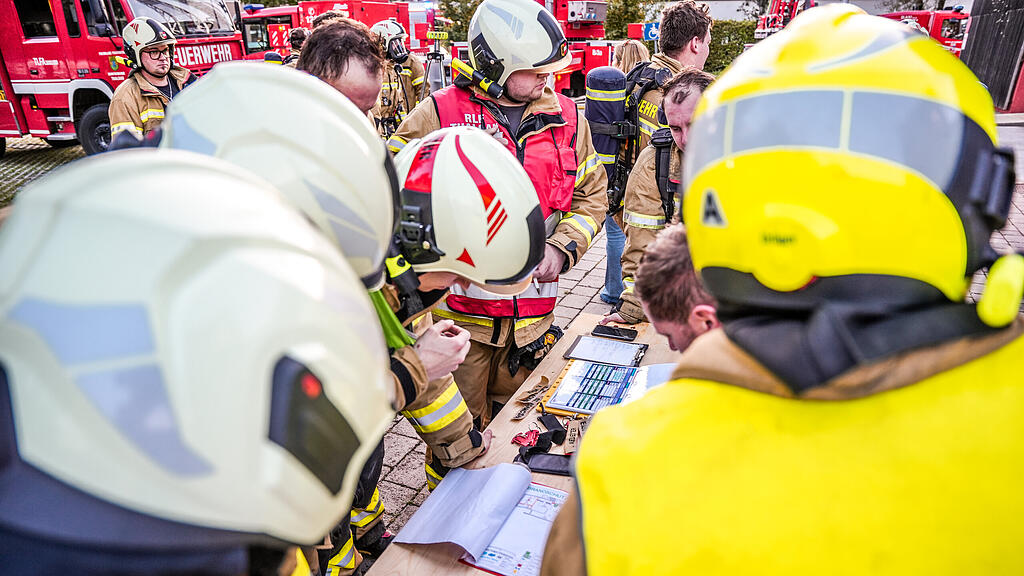 Feuerwehr \u00dcbung im Thalgauer Seniorenheim