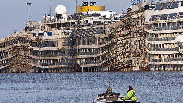 Die "Costa Concordia" wird abgewrackt