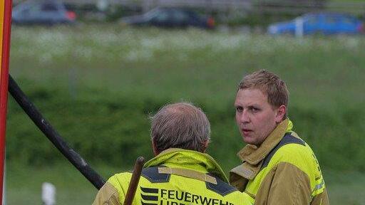 Aufräumarbeiten an der A8