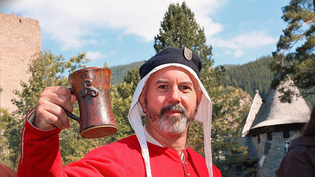 Mittelalterfest auf Burg Finstergr\u00fcn
