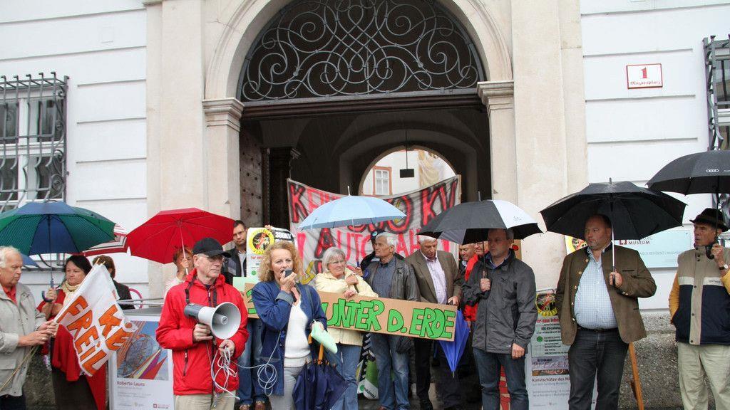 Demonstration 380 kv Mozartplatz