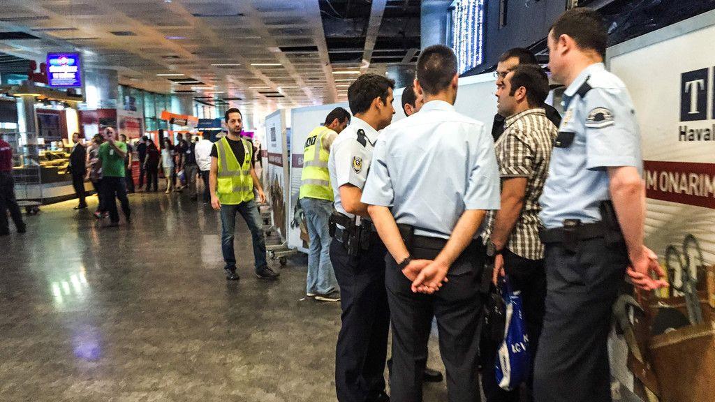 Atatürk-Flughafen in Istanbul nach Anschlag