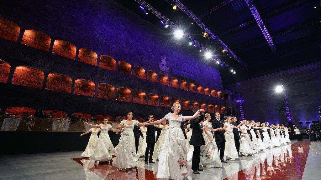 Salzburger Festspielball, I