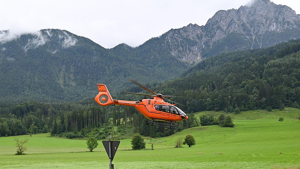 Elfjähriger Bub in Bayern von Auto erfasst und lebensgefährlich verletzt