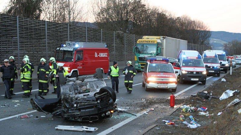 Pkw-Überschlag auf A1 bei Mondsee