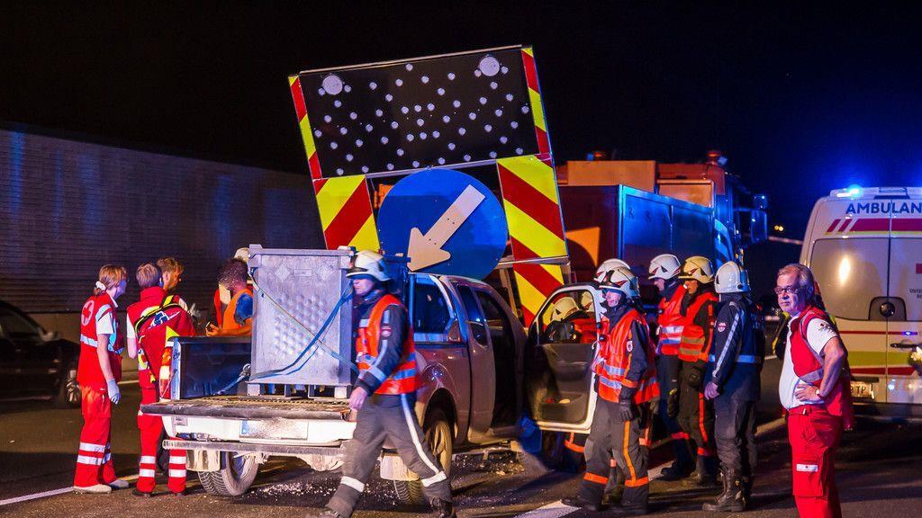 Alkolenker crasht auf A1 in Asfinag-Fahrzeug