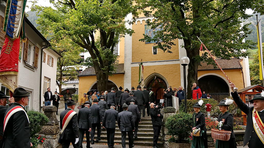 Bad Hofgastein feiert Erntedankfest und Altarweihe