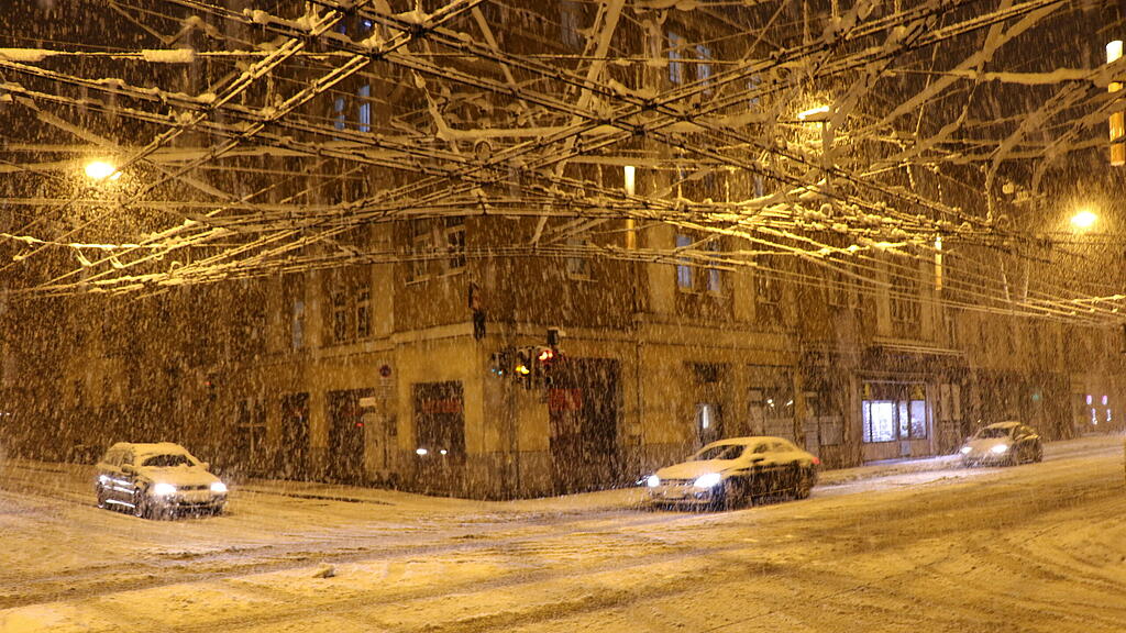 Wintereinbruch in Stadt Salzburg