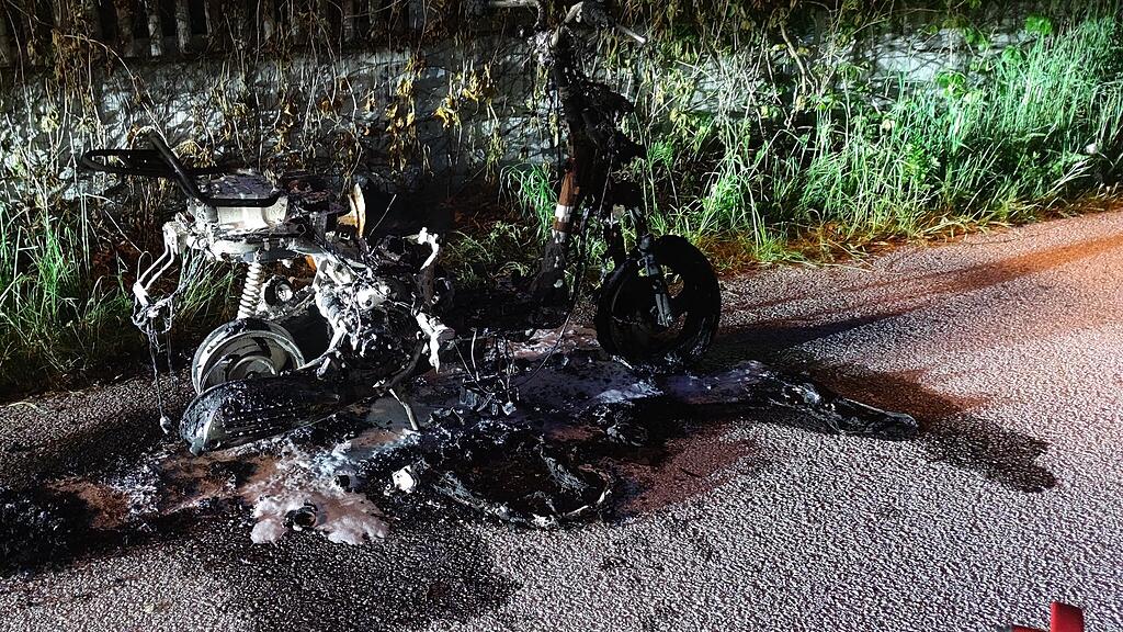 Motorroller in Hallein abgebrannt