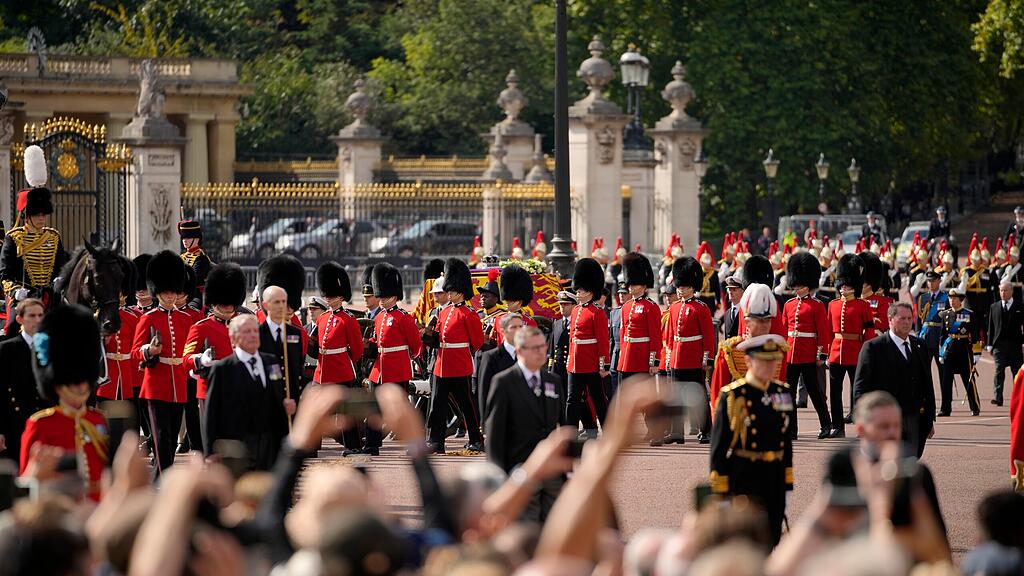Trauerprozession Queen Elizabeth II.