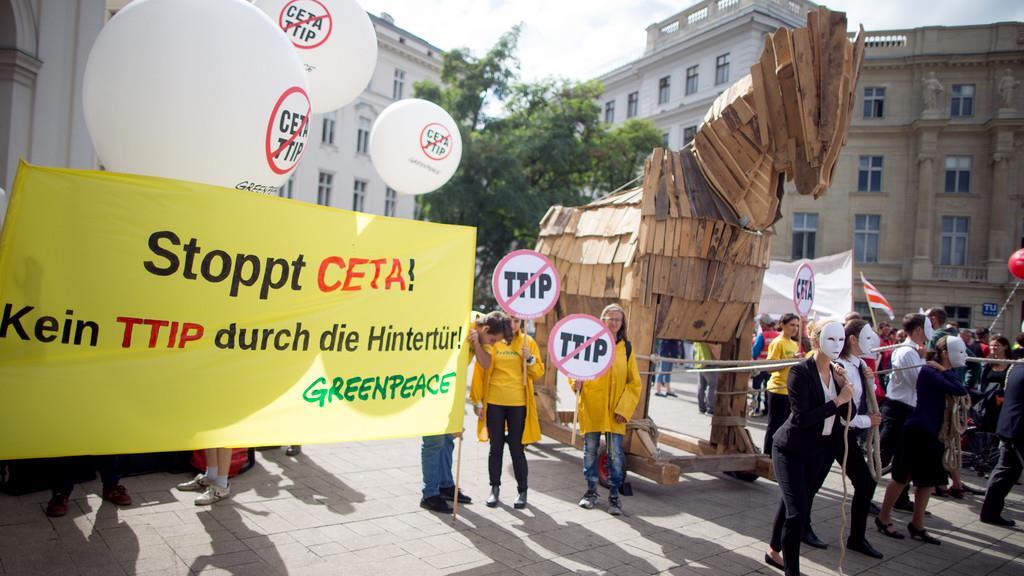 Demo gegen TTIP und CETA in Wien