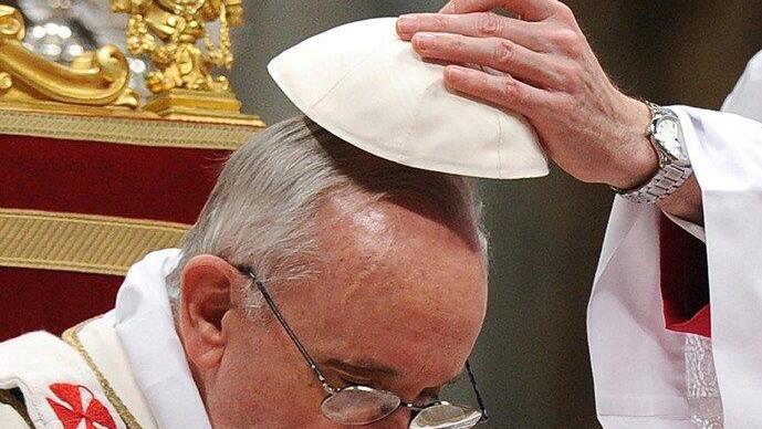 Papst begann Osterfeiern mit Chrisam-Messe