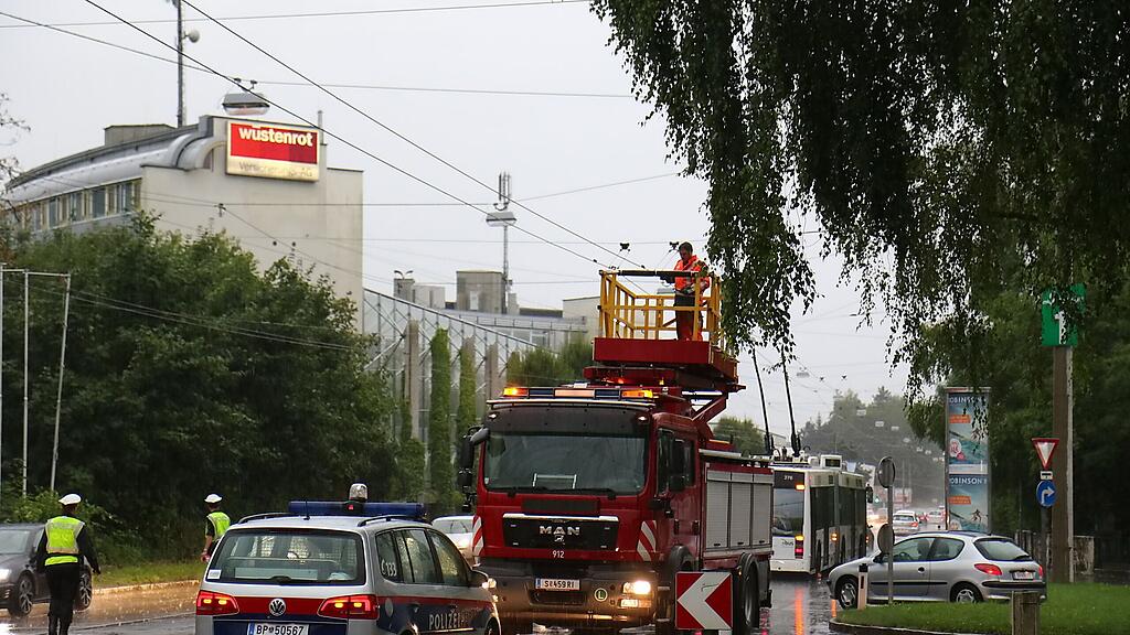 Die Polizei musste den Verkehr regeln.