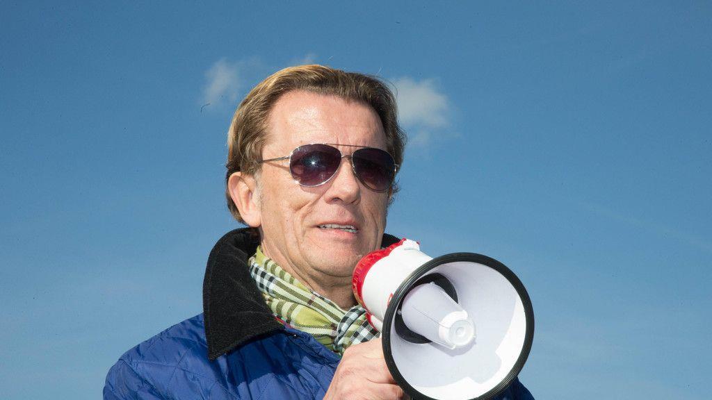 Demo gegen Asylwerberquartier in Straniakstraße