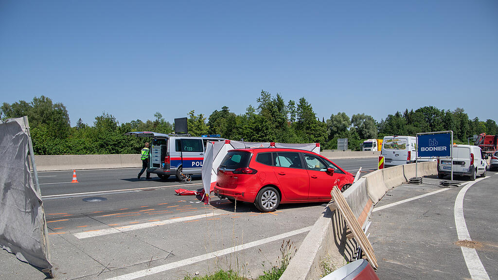 Tödlicher Pkw-Unfall A1 Flughafen