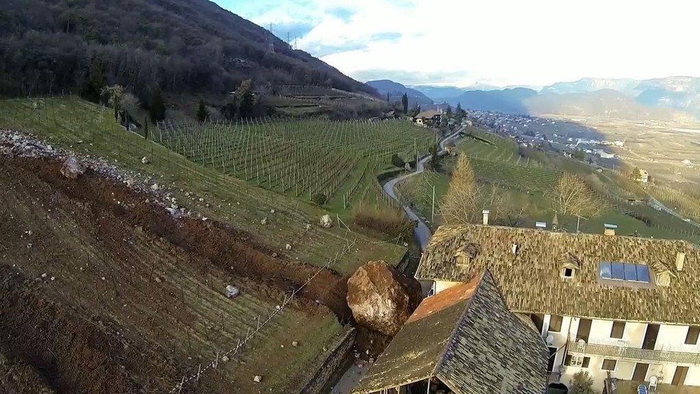 Südtirol: Felssturz in Rungg in Tramin - spektakuläre Luftaufnahmen