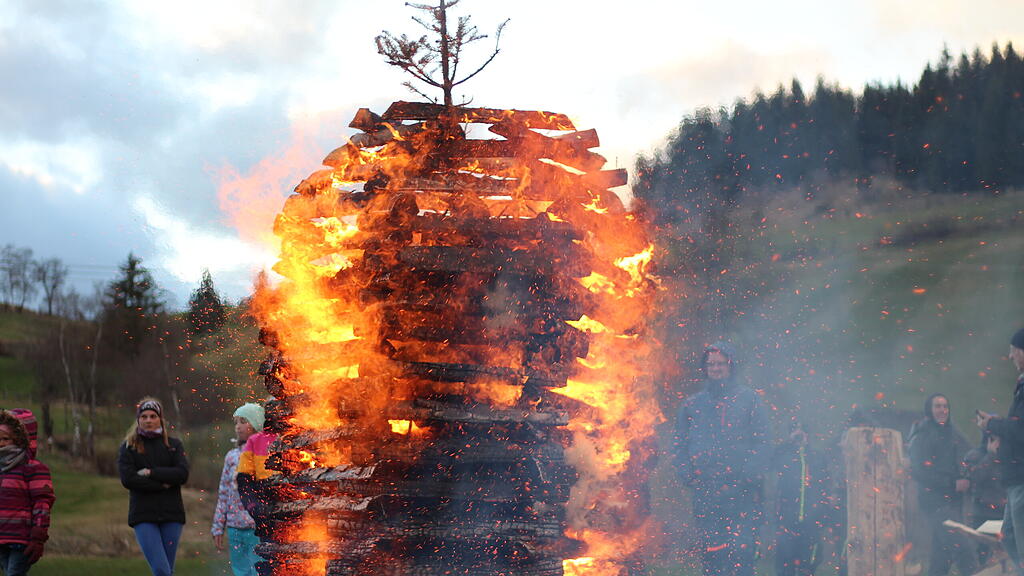 Osterfeuer Tamsweg und Thomatal