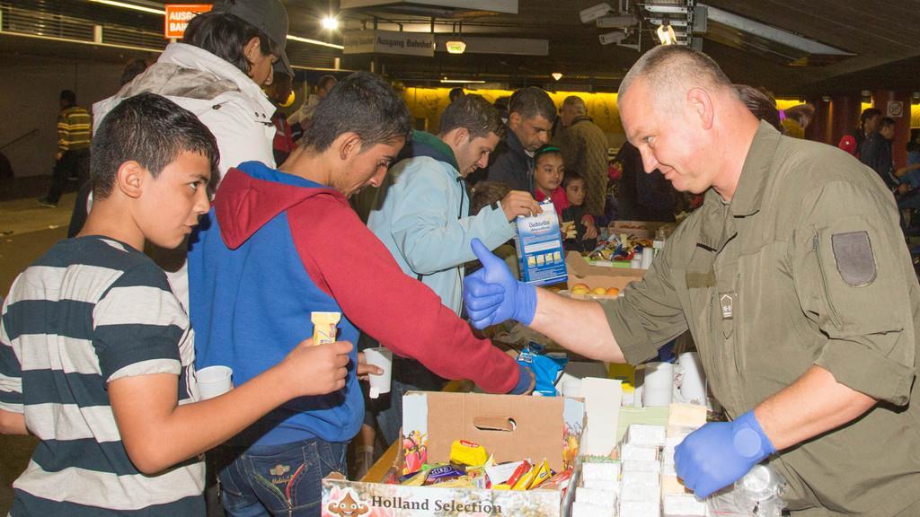 Flüchtlinge in Salzburg: Bundesheer im Hilfseinsatz