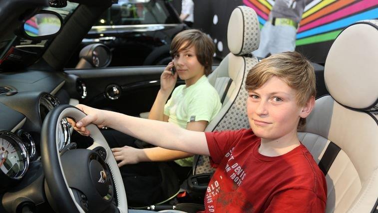 Automesse: Blick durch die Hallen