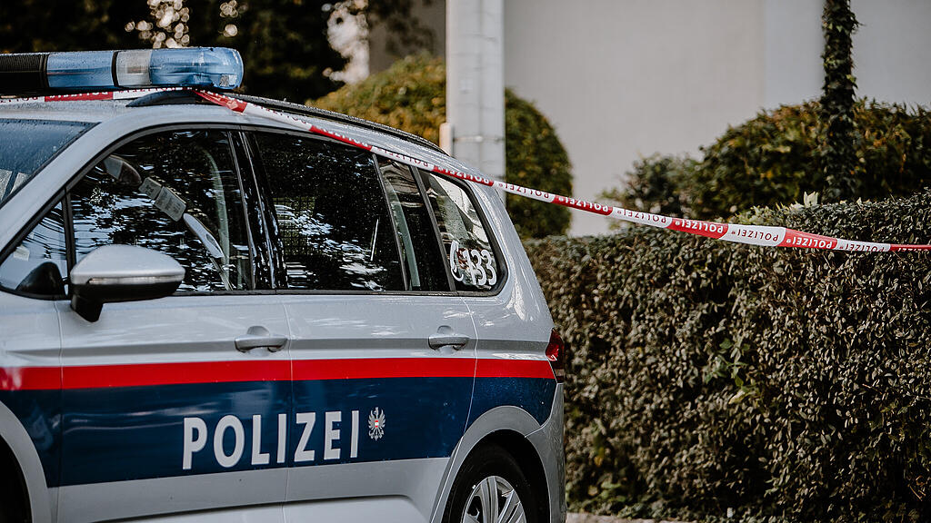 SB,  Polizei, Polizeieinsatz, Polizeiabsperrung