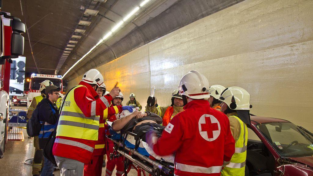 Feuertaufe: Großübung im Lieferinger Tunnel