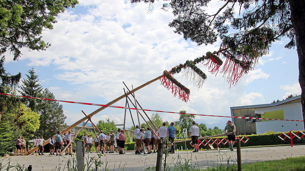 Maibaumaufstellen Bad Vigaun