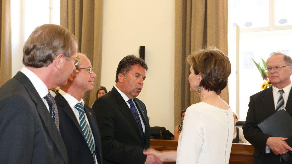 Neue Landesregierung angelobt, III
