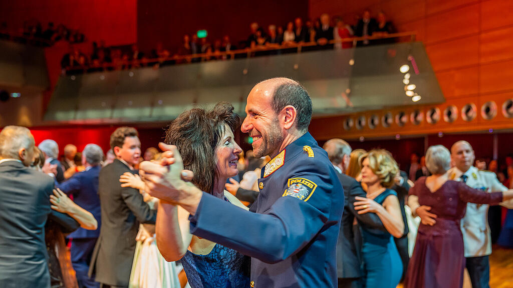Rot Kreuz Ball 2020