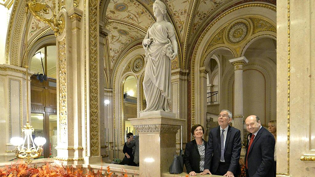 Vorbereitungen zum Wiener Opernball