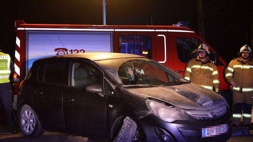 Unfall auf B311 bei Schwarzach: Pkw überschlägt sich