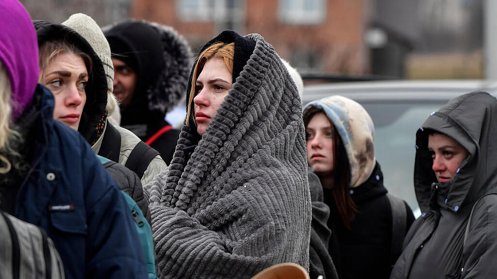 Ukraine-Krieg, Tag 12: Flüchtlinge kommen in Polen an