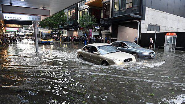 Überflutete Sraßen in Brisbane