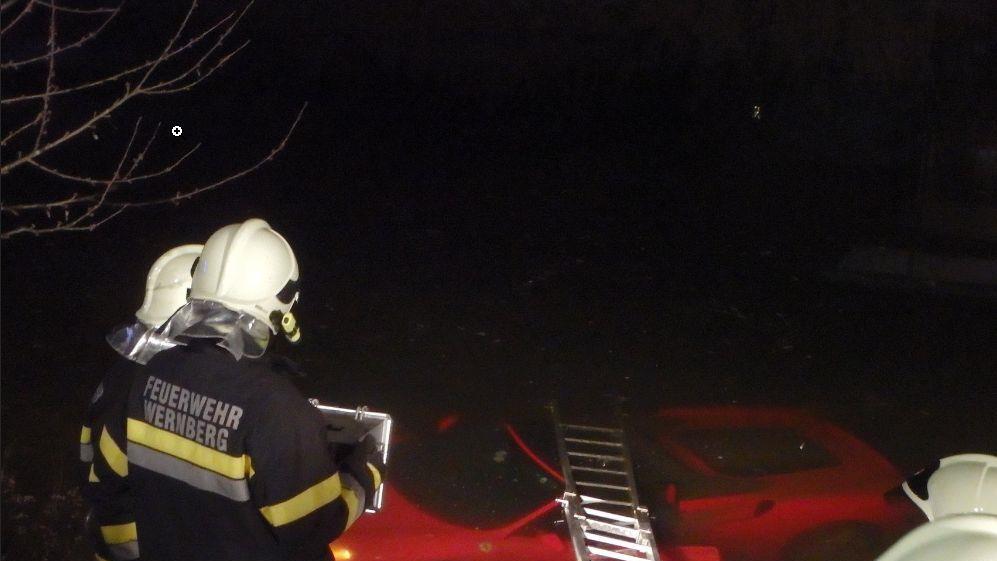Ferrari in Kärnten im Teich versenkt